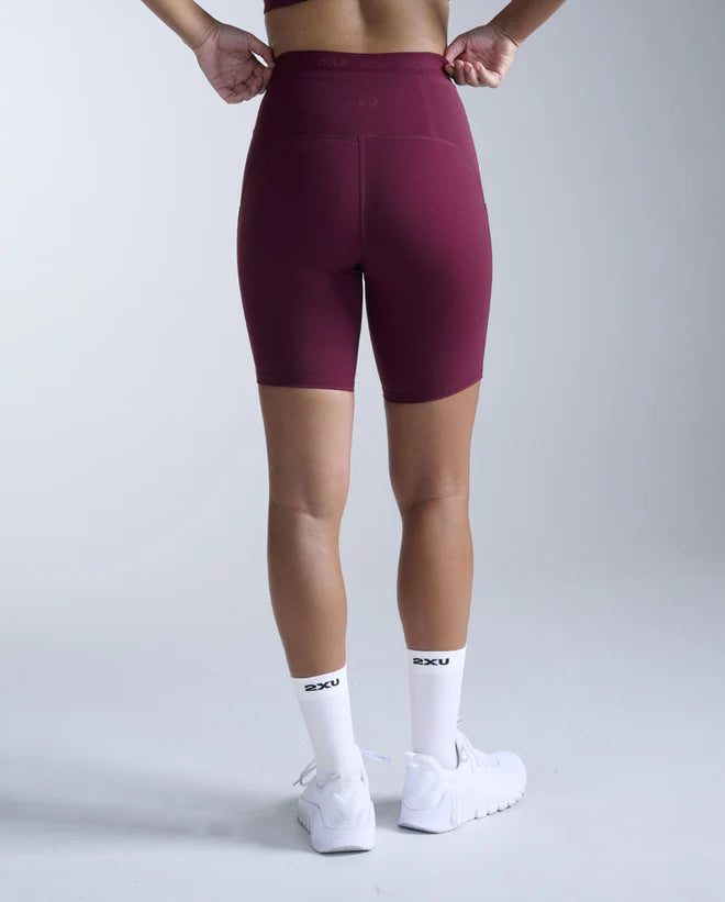 2XU Form Stash Hi-Rise 6" Compression Short with Pockets