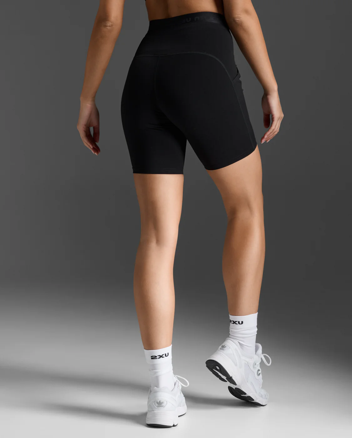 2XU Form Stash Hi-Rise 6" Compression Short with Pockets