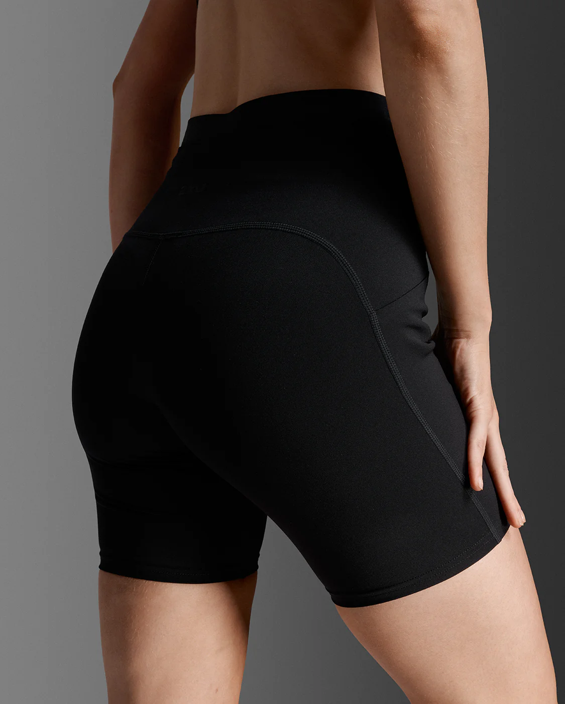 2XU Form Stash Hi-Rise 4" Compression Short with Pockets